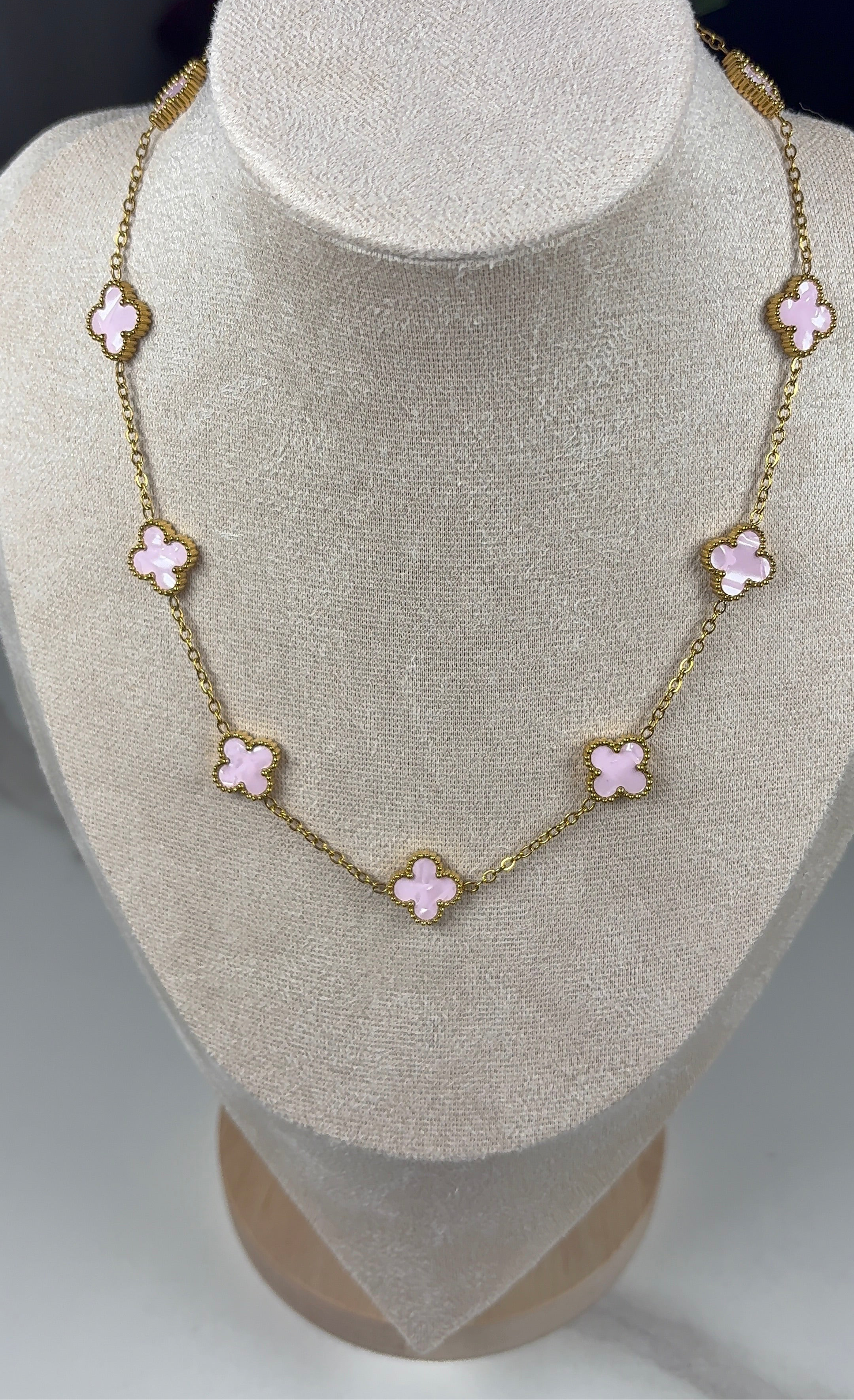 Collier rose