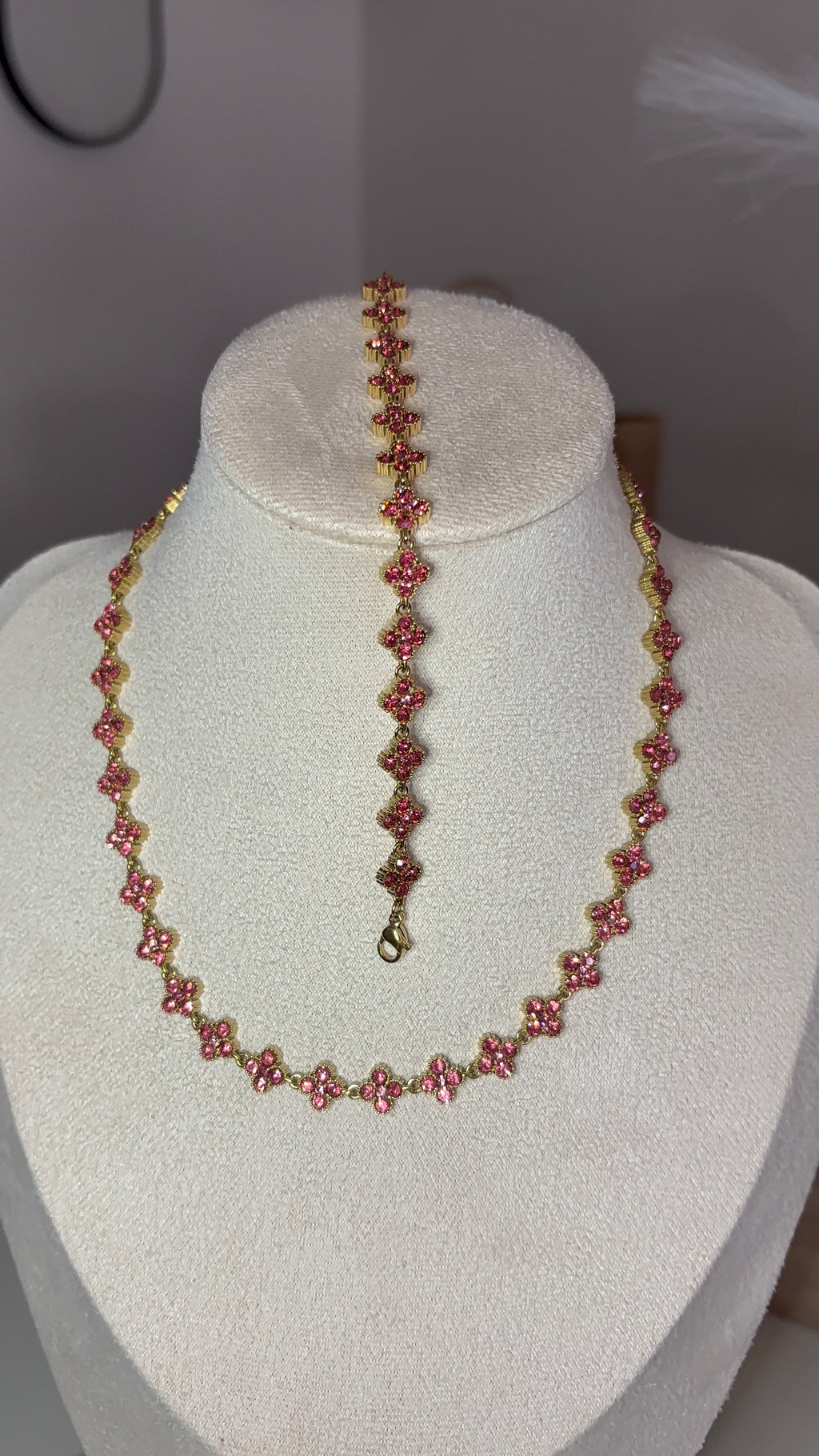 Collier Hezra rose