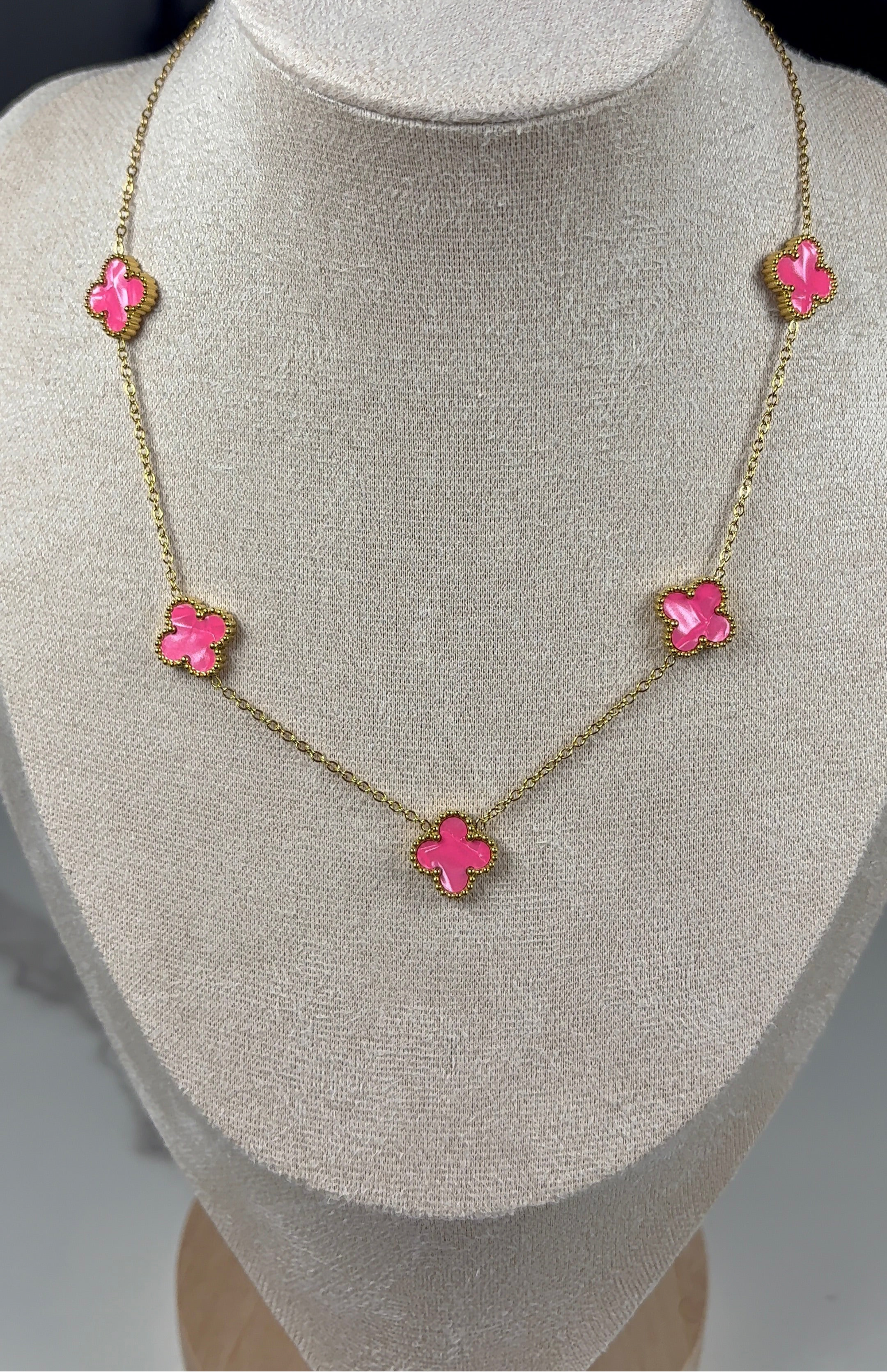 Collier rose fuchsia