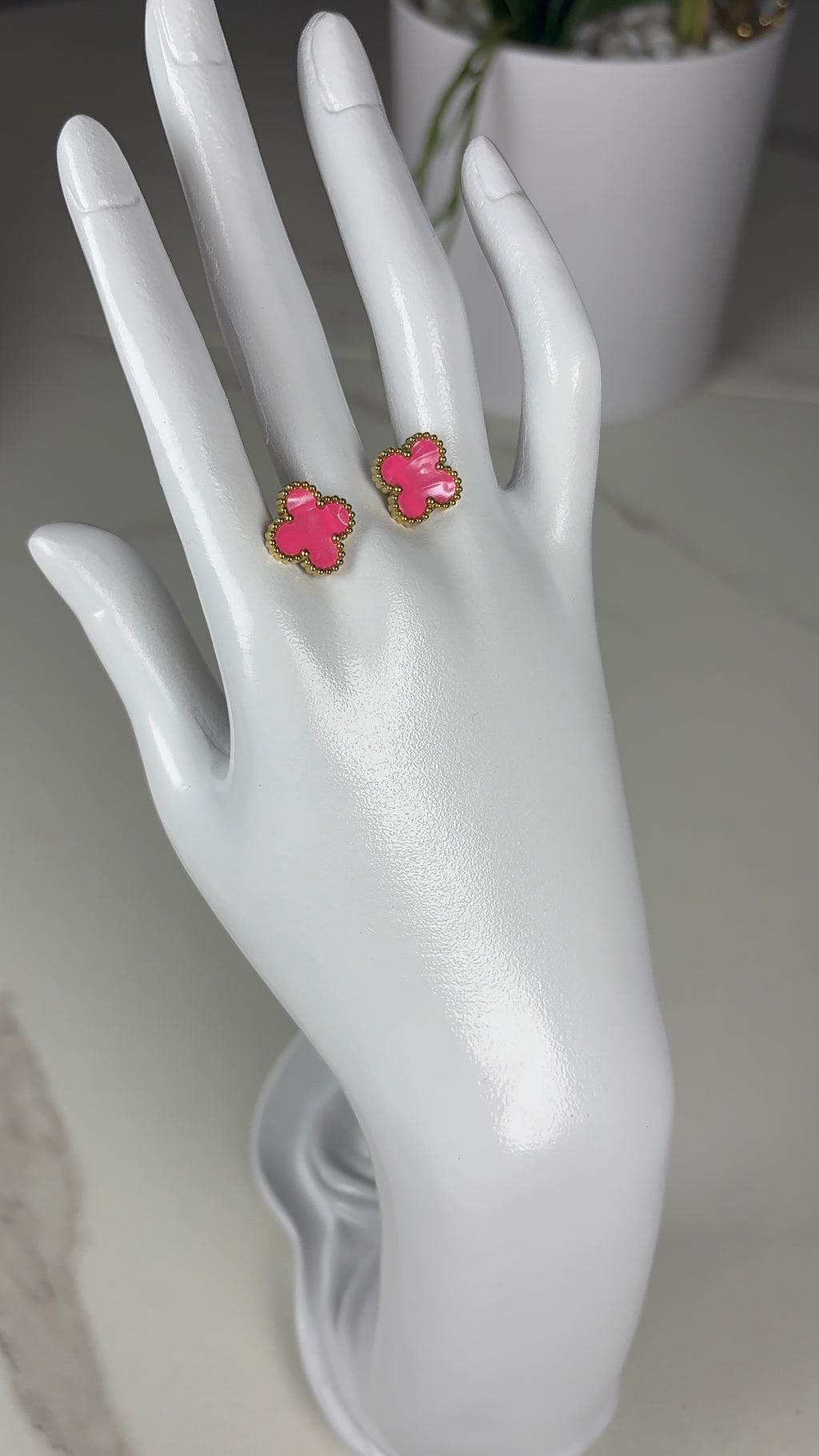 Boucle d’oreille rose fuchsia
