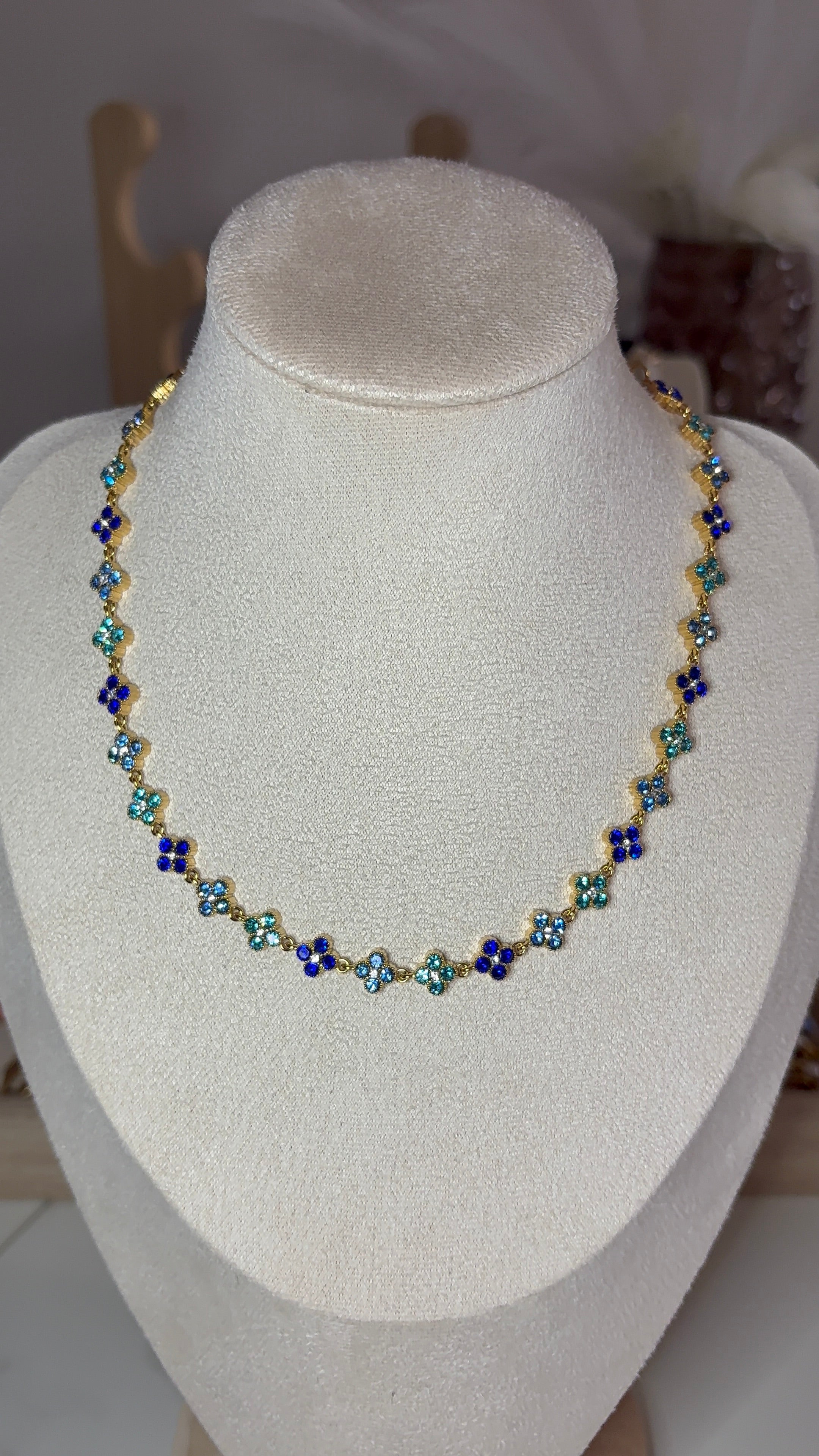 Collier Hezra bleu marine