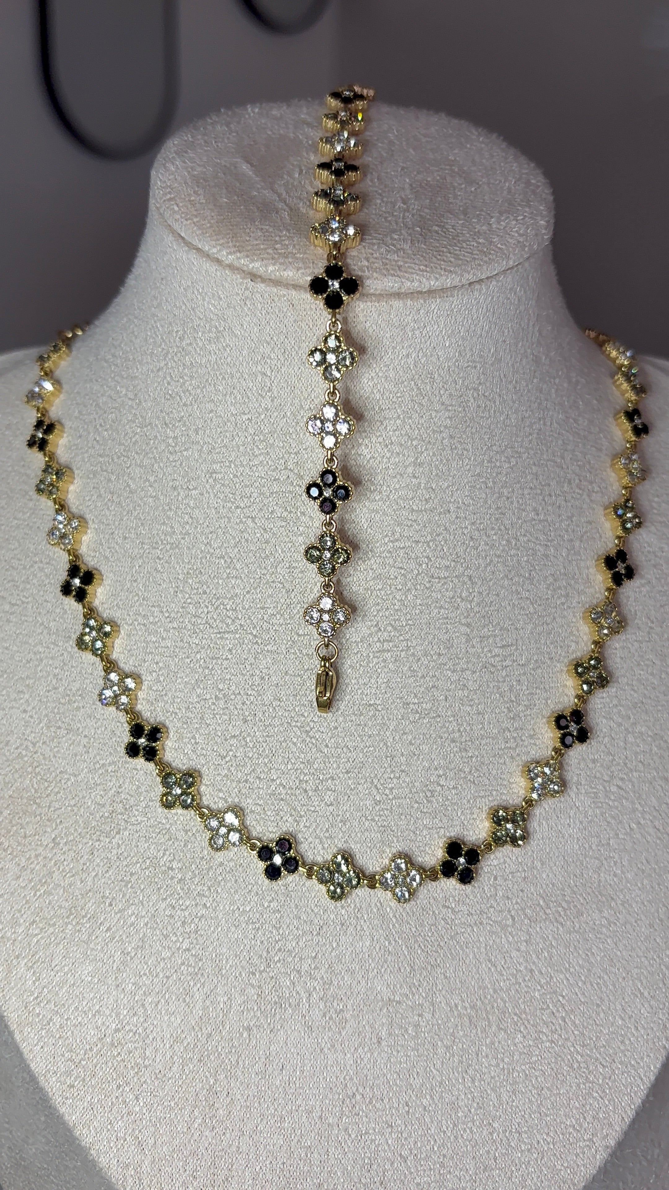 Collier Hezra Noir gris blanc
