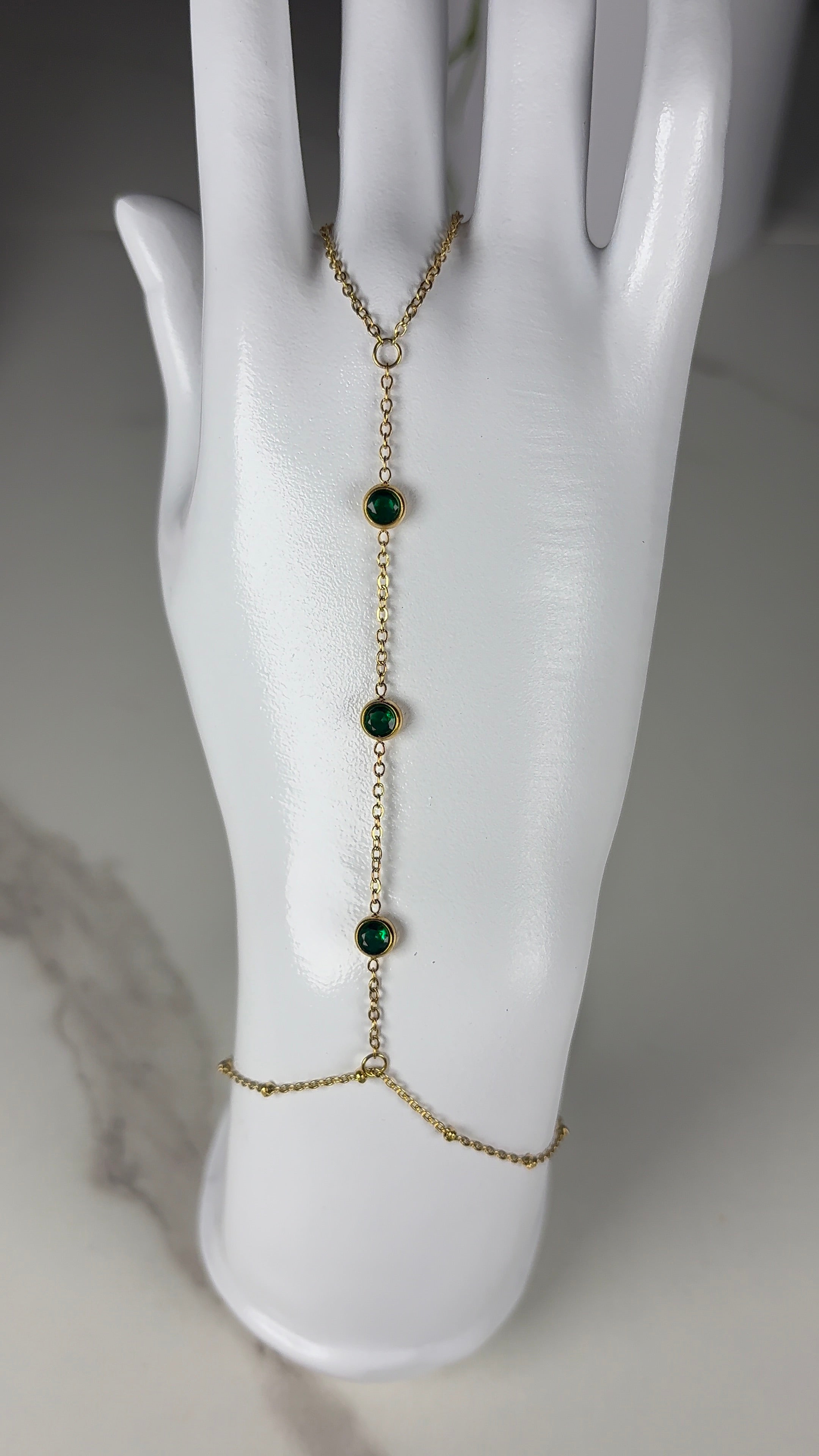 Chaîne de main diamant vert